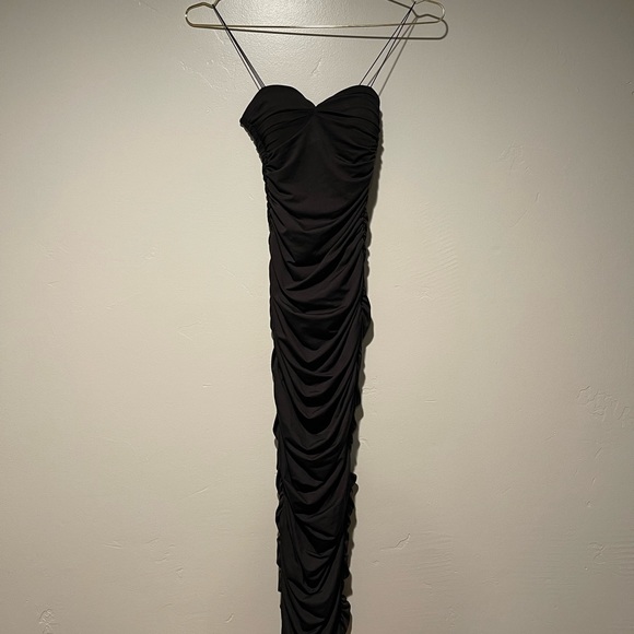 Oh Polly “Drop A Bombshell” Dress - Picture 2 of 15